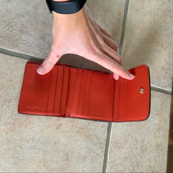 Coach Crossgrain Scratch Resistant Leather Wallet - Picture 3 of 4